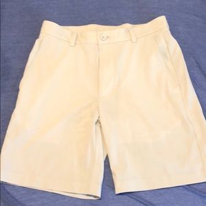 Vineyard Vine breaker short